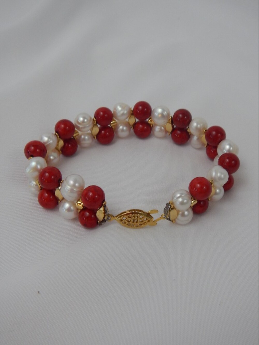 VINTAGE Multi Strand Natural White Pearl Red Coral Beads Gold Tone Bracelet